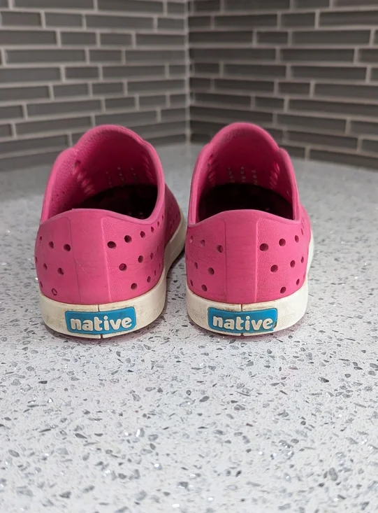 Native Shoes Pink Jefferson Water Sneaker Sandal Spring Summer Girls Kids Sz 11 - Picture 6 of 10
